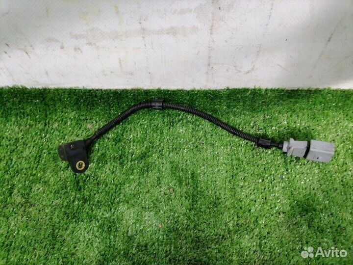 Датчик положения распредвала Volkswagen Passat B6