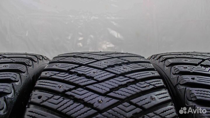 Goodyear UltraGrip Ice Arctic SUV 255/50 R19 107T