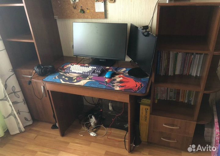 Школьный уголок