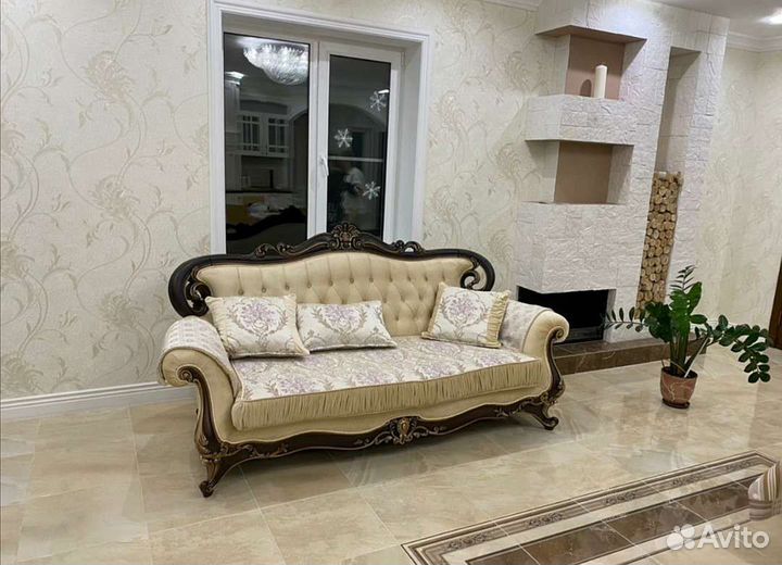 Диван и два кресла