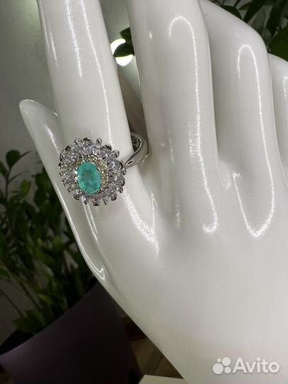 Ренулируемое кольцо с камнем