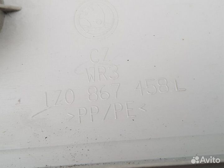 Обшивка стойки салона передняя правая Skoda