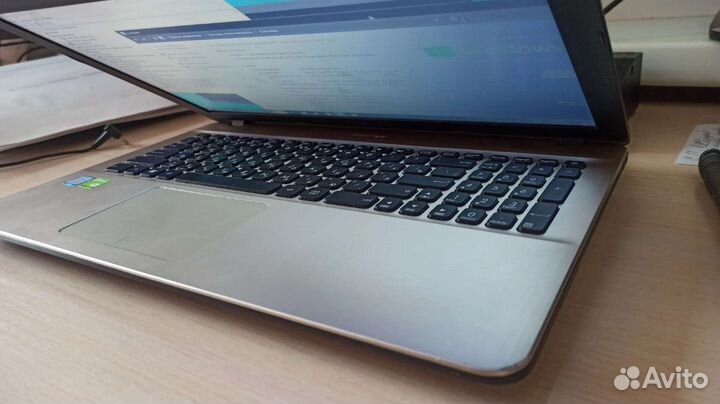 Ноутбук аsus Х541U i5-7200U 920m 8GB