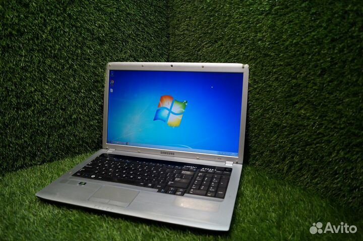 Огромный Samsung 17.3 дюйма для дома и офиса