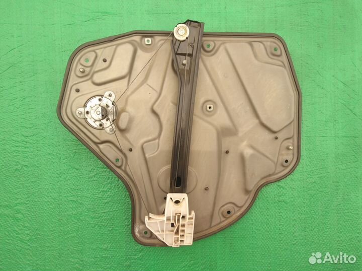 Стеклоподъёмник задний левый Шкода Октавия А5