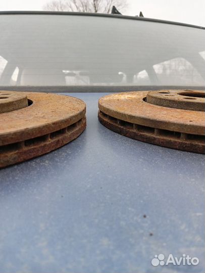 Передние тормозные диски Volkswagen polo