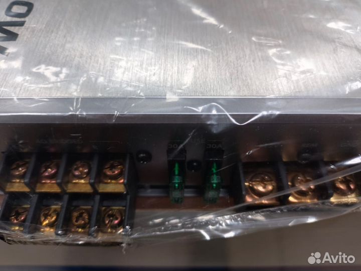 Clarion APX4241E усилитель мощности