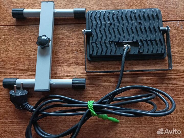 Светодиодный прожектор