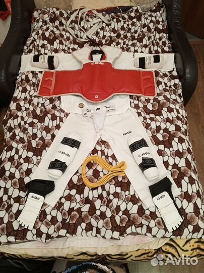 Экипировка, спортивная одежда для тхэквондо