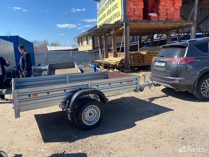 Прицеп легковой 817704 с размером 2,43 на 1,37м