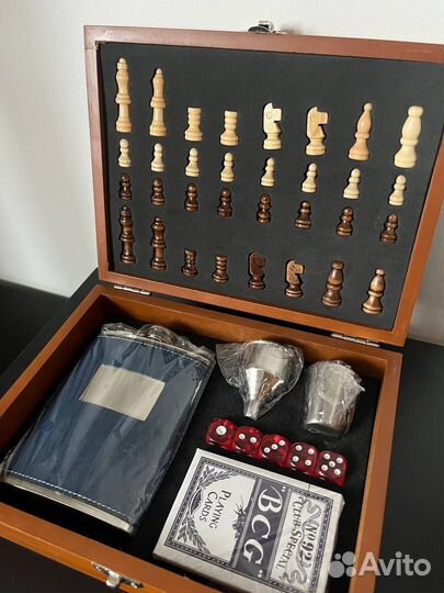 Подарочный набор шахмат+стопки