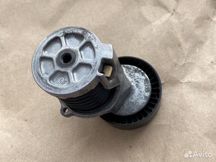 Ролик натяжитель ремня генератора Audi VW 2.0 TDI