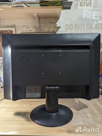 Монитор LG Flatron W1934S