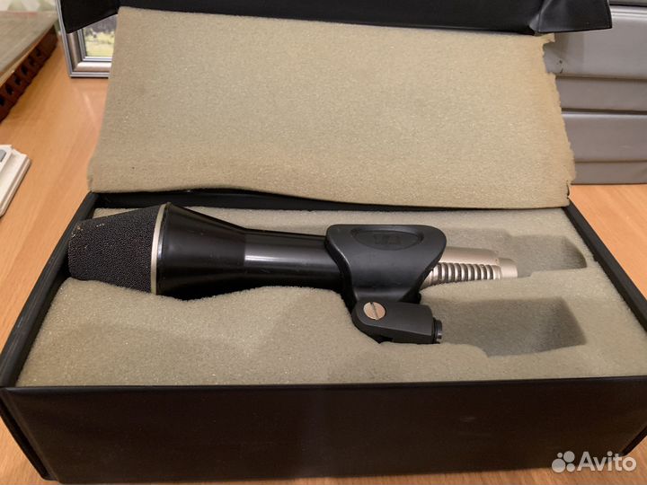 Динамический винтажный микрофон AKG D202 E1