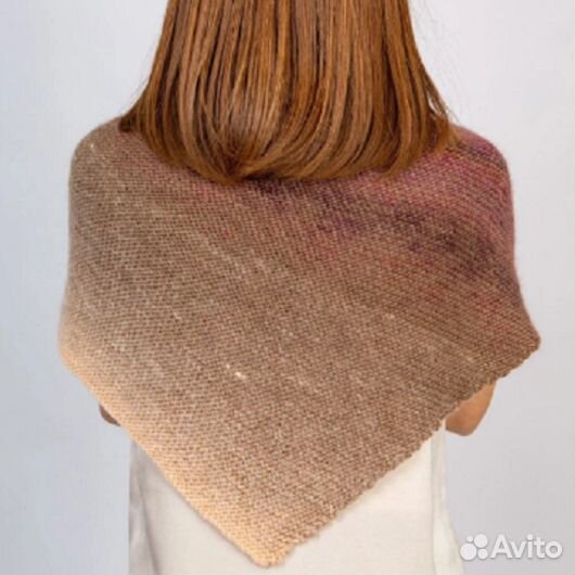 Бежевая шаль из мериносовой шерсти