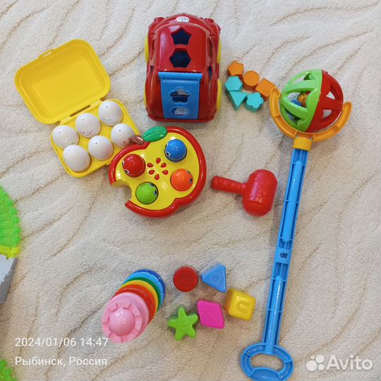 Развивающие игрушки для малышей пакетом, бу