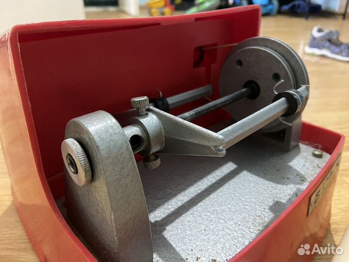 Электрическая прялка для шерсти