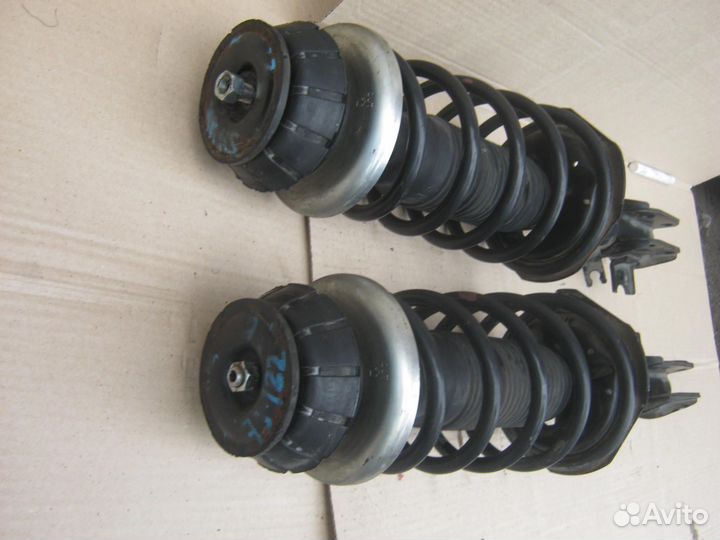 Стойка правая левая Suzuki SX4