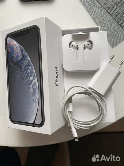 Телефон iPhone xr