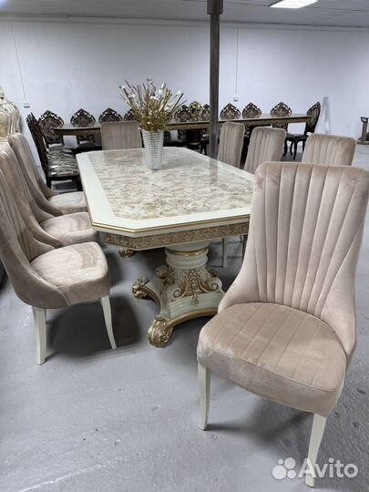 Кухонный стол и стулья комплект