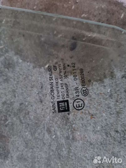 Переднее правое стекло на Опель Корса Д купе