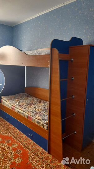 Кровать двухьярусная