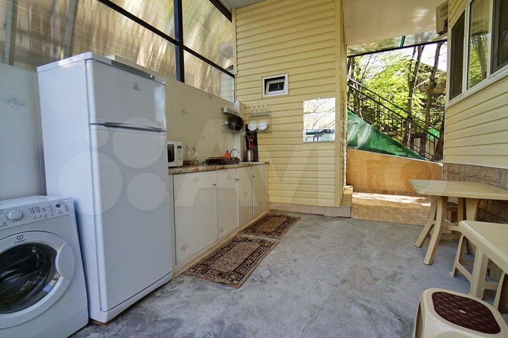 Комната 12 м² в 5-к., 2/2 эт.