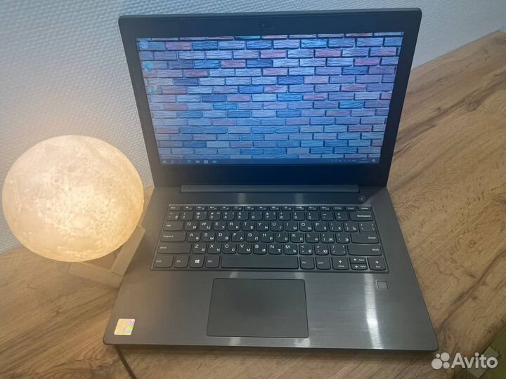 Ноутбук Lenovo компактный на intel core i3