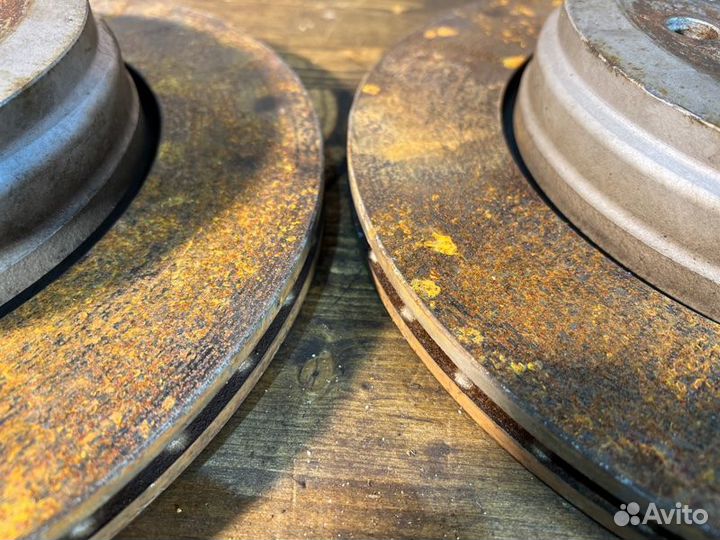 Диск тормозной задний Bmw 5 E60 N52B30 AF 2006