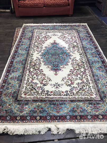 Ковер шерстяной