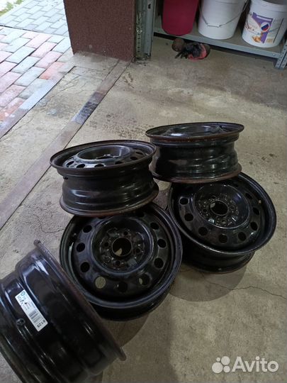 Штампованные диски r15