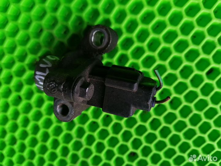 Датчик коленвала на Volvo Фрилендер LR 3,2л