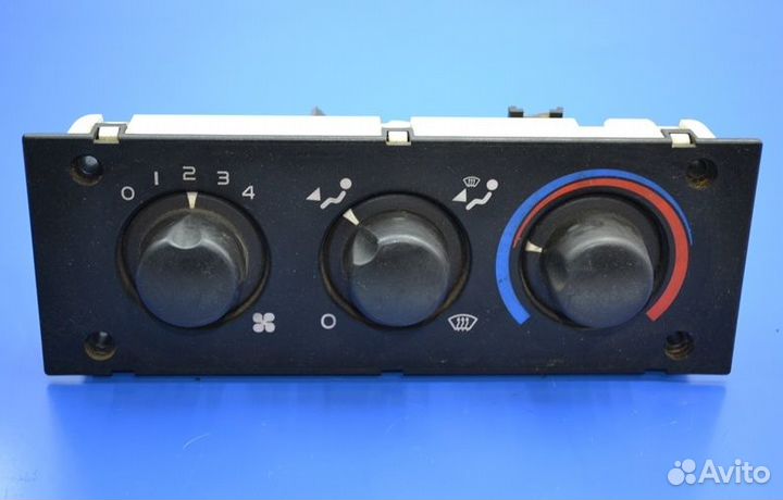 Панель переключателей отопителя кабины DAF XF105