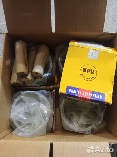 Поршни + кольца Мазда