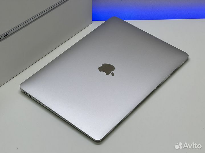 MacBook Air 13 M1 8gb 256gb как новый