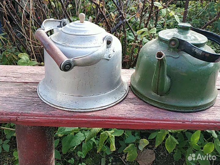 Чайники и кофейник ретро