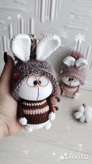 Зайчики ручной работы/ вязаный символ 2023 года