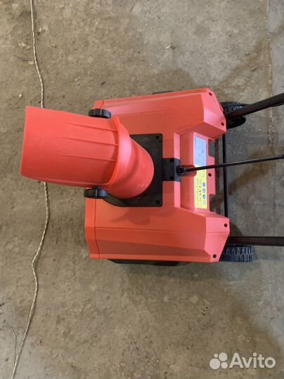 Снегоуборщик starwind EST 1600