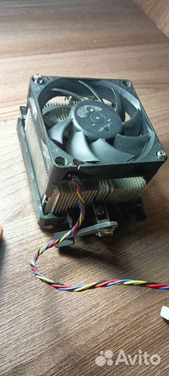 Кулер под сокет 989 (если не ошибаюсь)