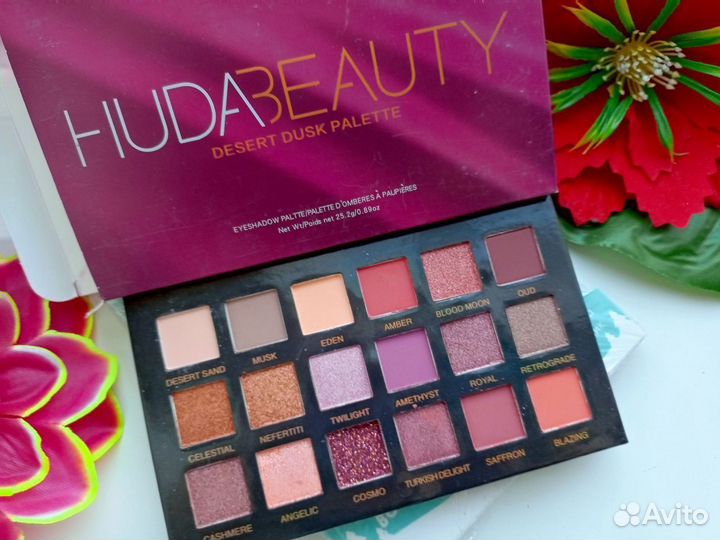 Палетки теней Huda Beauty