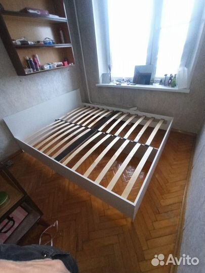 Кровать с матрасом