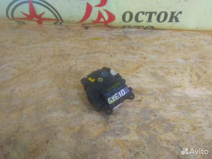 Сервопривод заслонок печки