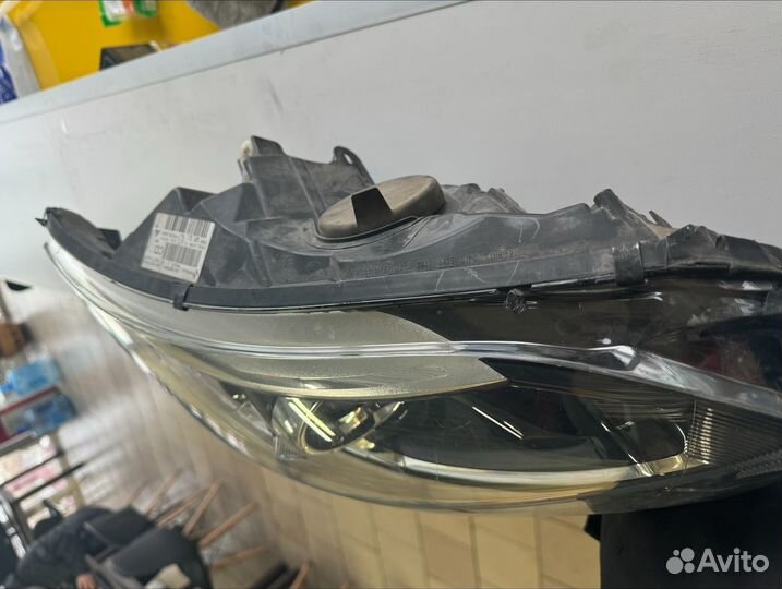 Фара правая Renault Kaptur