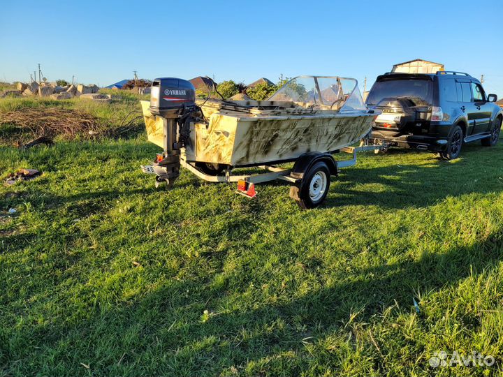 Лодка с мотором