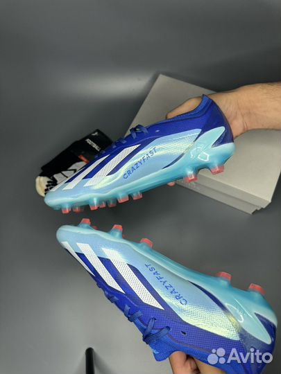 Футбольные бутсы adidas X