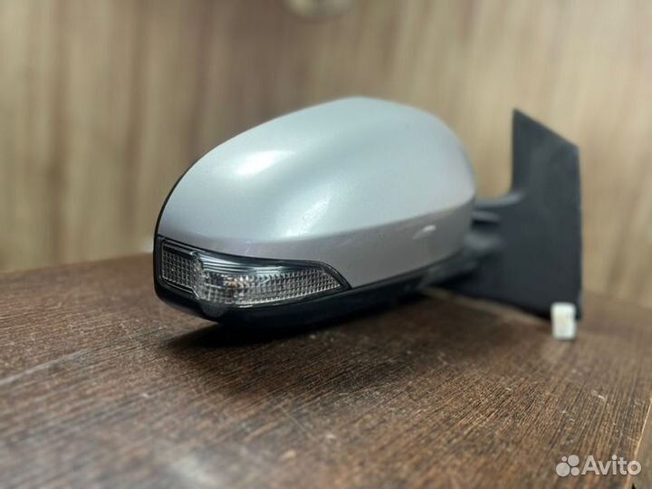 Зеркало переднее правое Toyota Aqua NHP10 2013