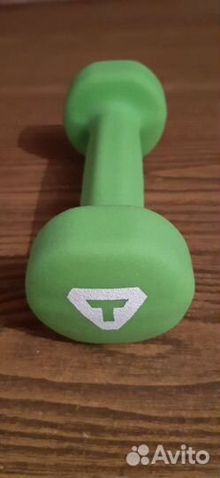 Гантели 1 кг новая 1 шт