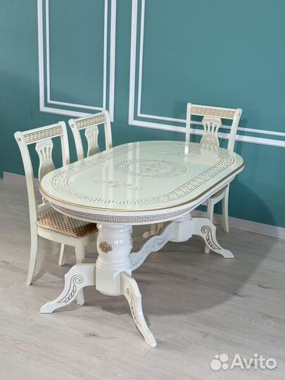 Стол и стулья