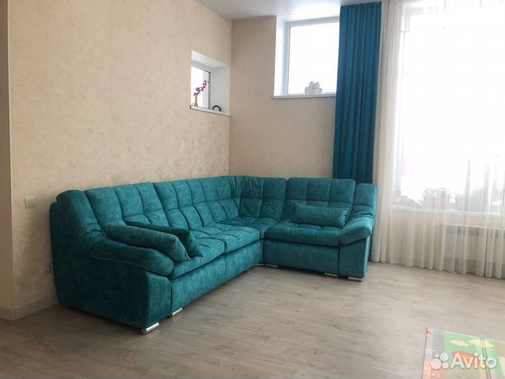 Большой угловой диван