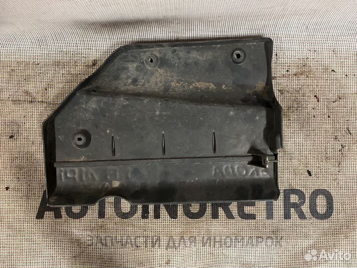 Декоративная накладка двс Skoda Felicia 6U0129044